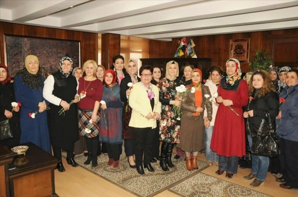 BAŞKAN ŞAHİN: KADINLAR GÜZEL BİR GELECEĞİN MİMARLARIDIR