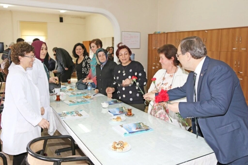 BAŞKAN ŞAHİN: KADINLAR GÜZEL BİR GELECEĞİN MİMARLARIDIR