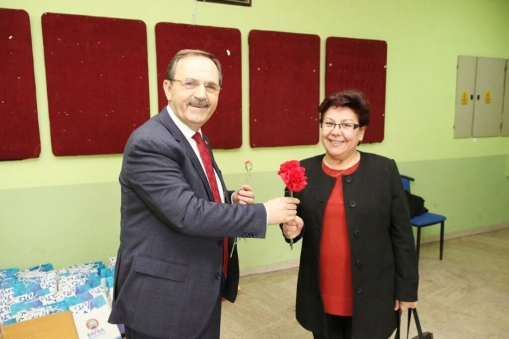 BAŞKAN ŞAHİN: KADINLAR GÜZEL BİR GELECEĞİN MİMARLARIDIR