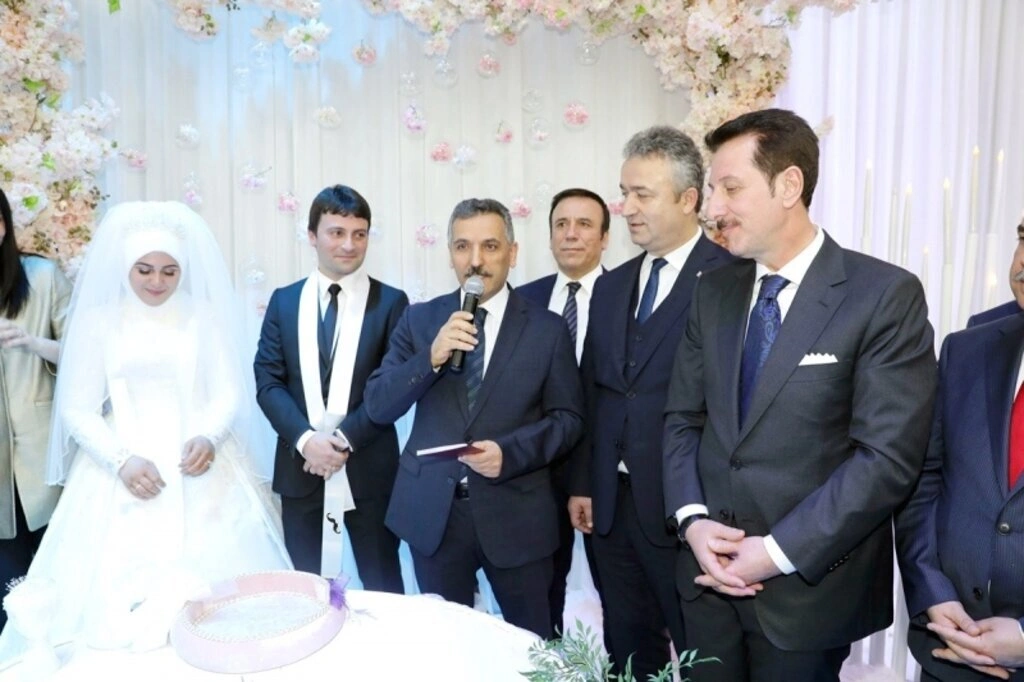Büşra Tok ve Muhammet Kaya dünyaevine girdi