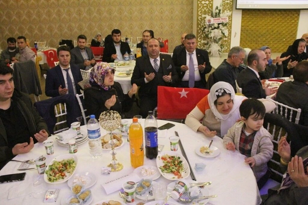 ARTVİN'İN KURTULUŞ YILDÖNÜMÜNDE SAMSUN'DAN AFRİN'E VE ŞEHİTLERE DUA