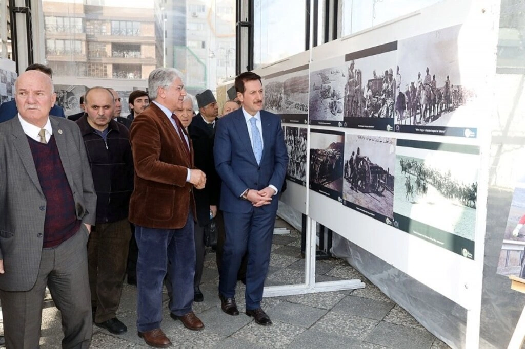 SAMSUNLULAR ÇANAKKALE VE KUT’ÜL AMARE FOTOĞRAF SERGİSİNDE BULUŞTU