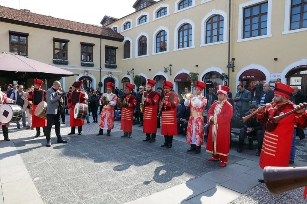 SAMSUNLULAR ÇANAKKALE VE KUT’ÜL AMARE FOTOĞRAF SERGİSİNDE BULUŞTU
