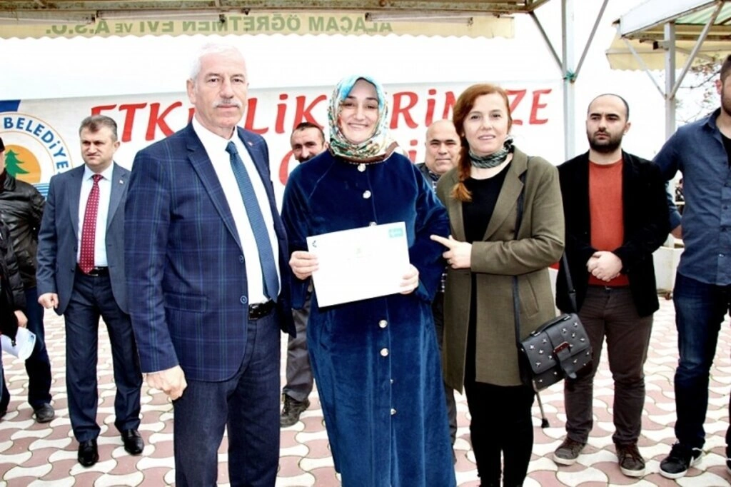 Alaçam'da Engelli ve Hükümlü Girişimcilere Belgeleri Verildi