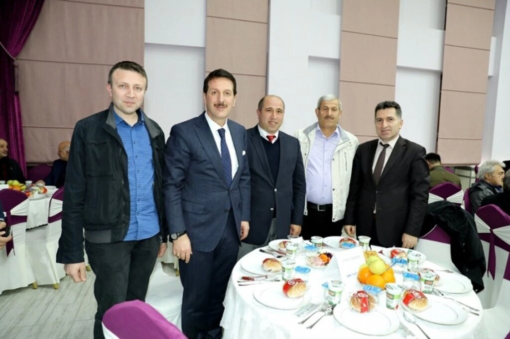 İLKADIM'DA YEREL YÖNETİMLER BULUŞMASI