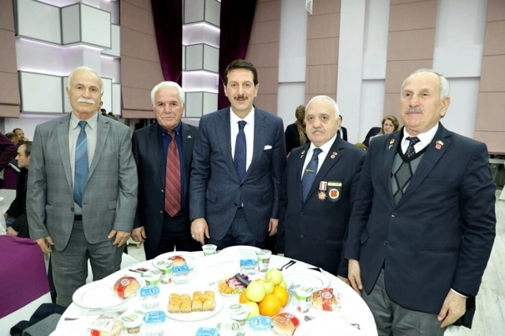 İLKADIM'DA YEREL YÖNETİMLER BULUŞMASI