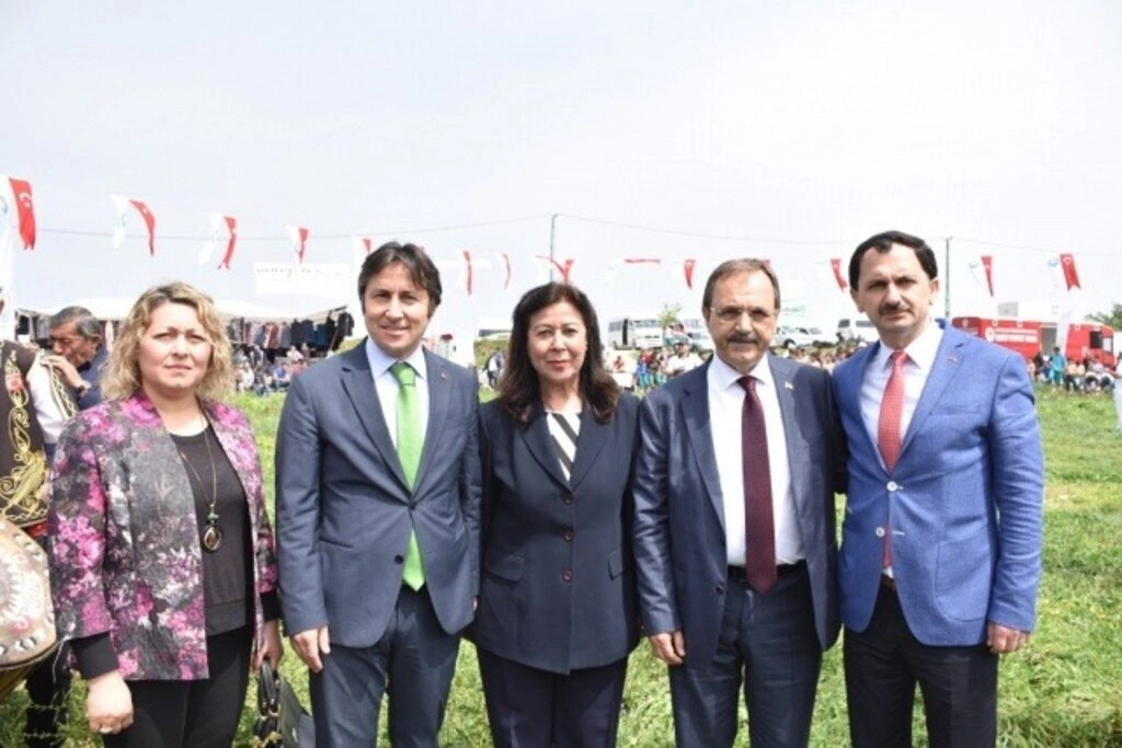 Yakakent'te Geleneksel 4. Hıdırellez Şenlikleri ve Karakucak Güreşleri