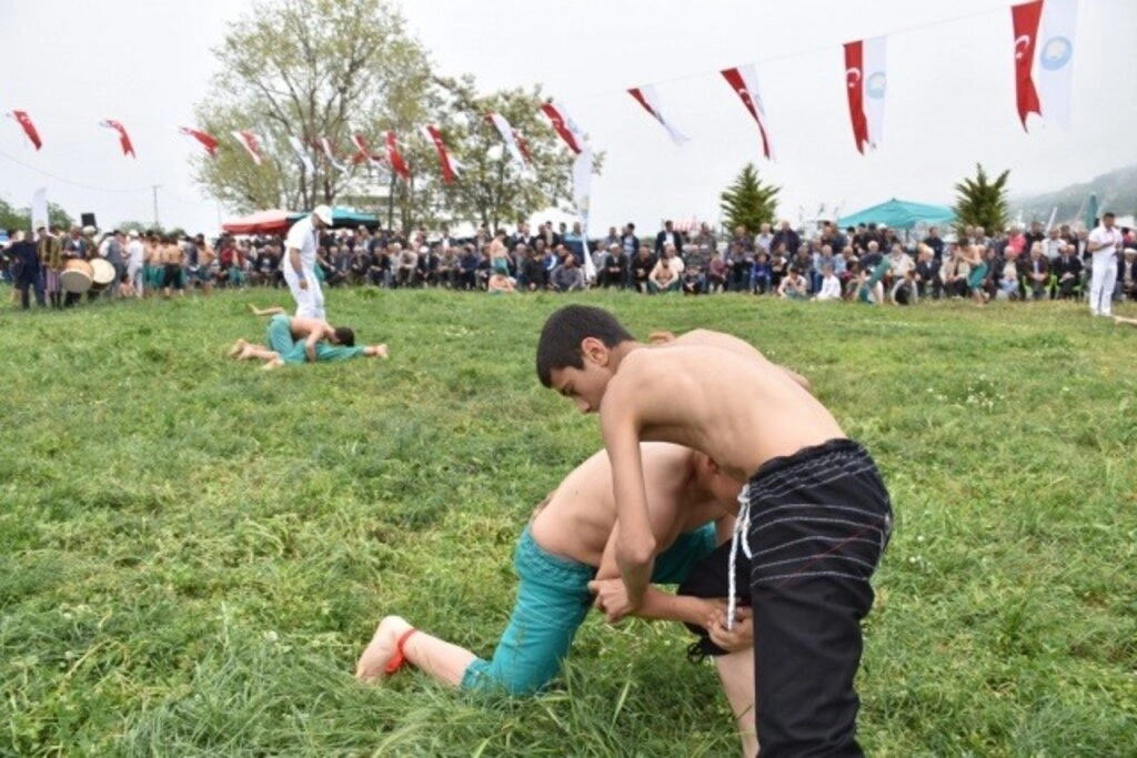 Yakakent'te Geleneksel 4. Hıdırellez Şenlikleri ve Karakucak Güreşleri