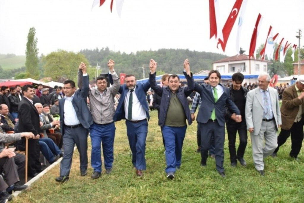 Yakakent'te Geleneksel 4. Hıdırellez Şenlikleri ve Karakucak Güreşleri