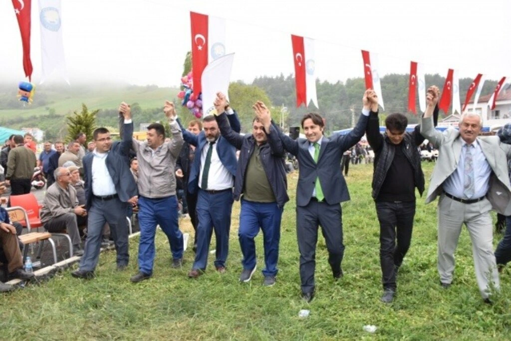 Yakakent'te Geleneksel 4. Hıdırellez Şenlikleri ve Karakucak Güreşleri