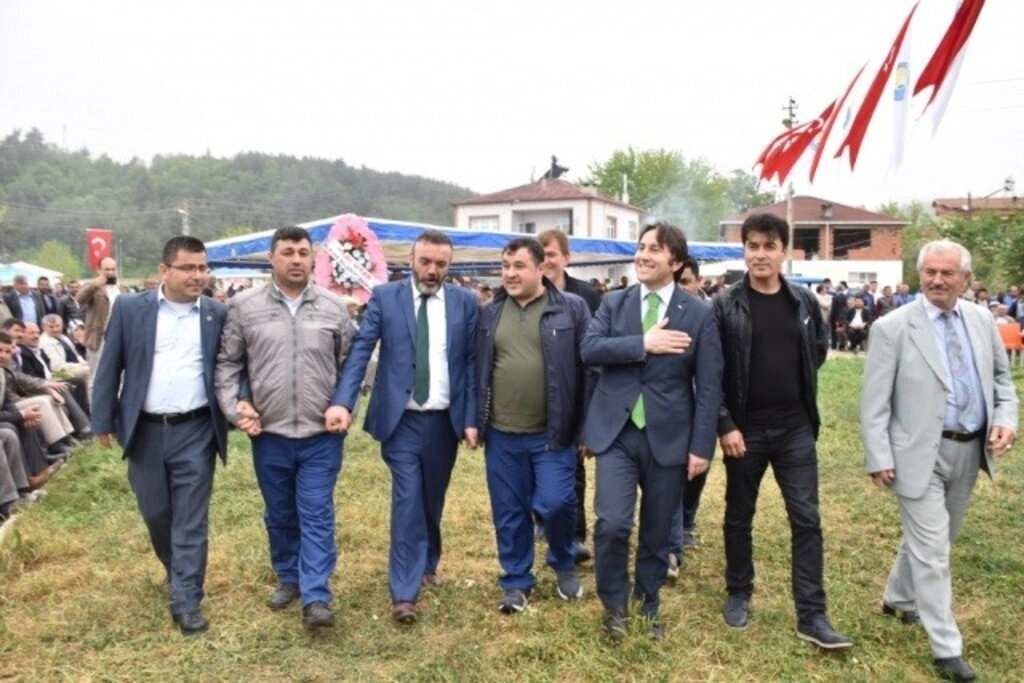 Yakakent'te Geleneksel 4. Hıdırellez Şenlikleri ve Karakucak Güreşleri