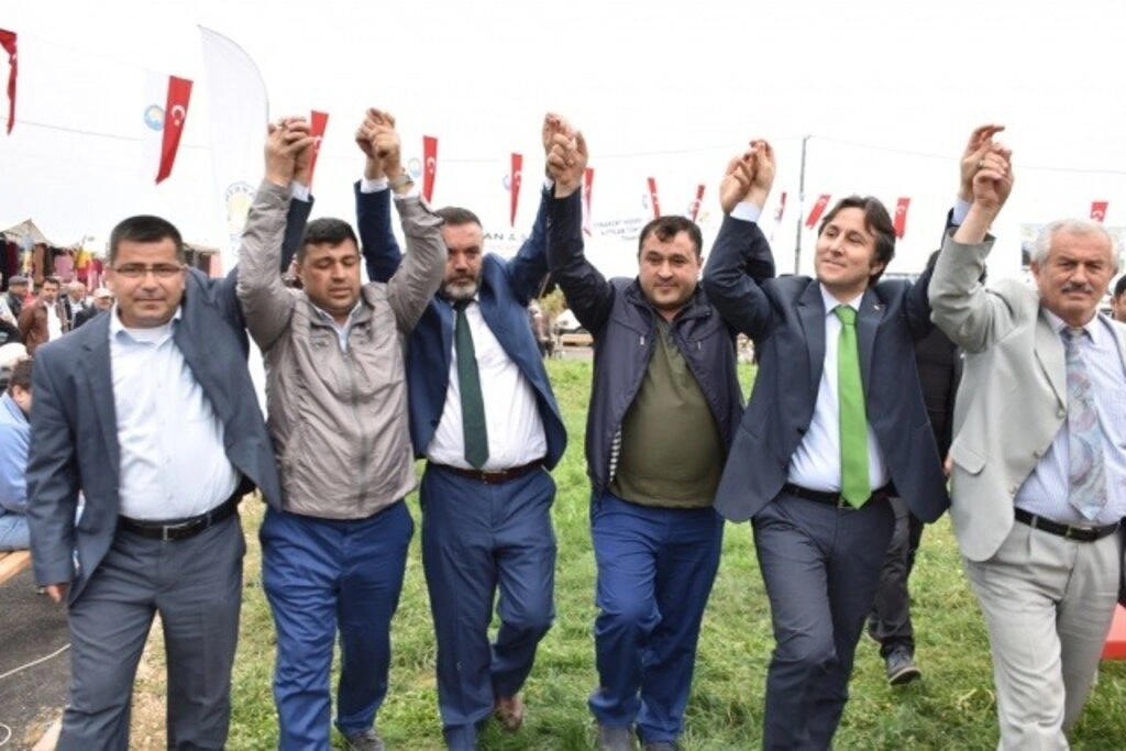 Yakakent'te Geleneksel 4. Hıdırellez Şenlikleri ve Karakucak Güreşleri