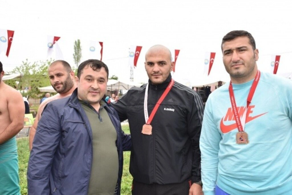 Yakakent'te Geleneksel 4. Hıdırellez Şenlikleri ve Karakucak Güreşleri