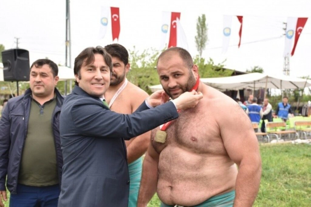 Yakakent'te Geleneksel 4. Hıdırellez Şenlikleri ve Karakucak Güreşleri
