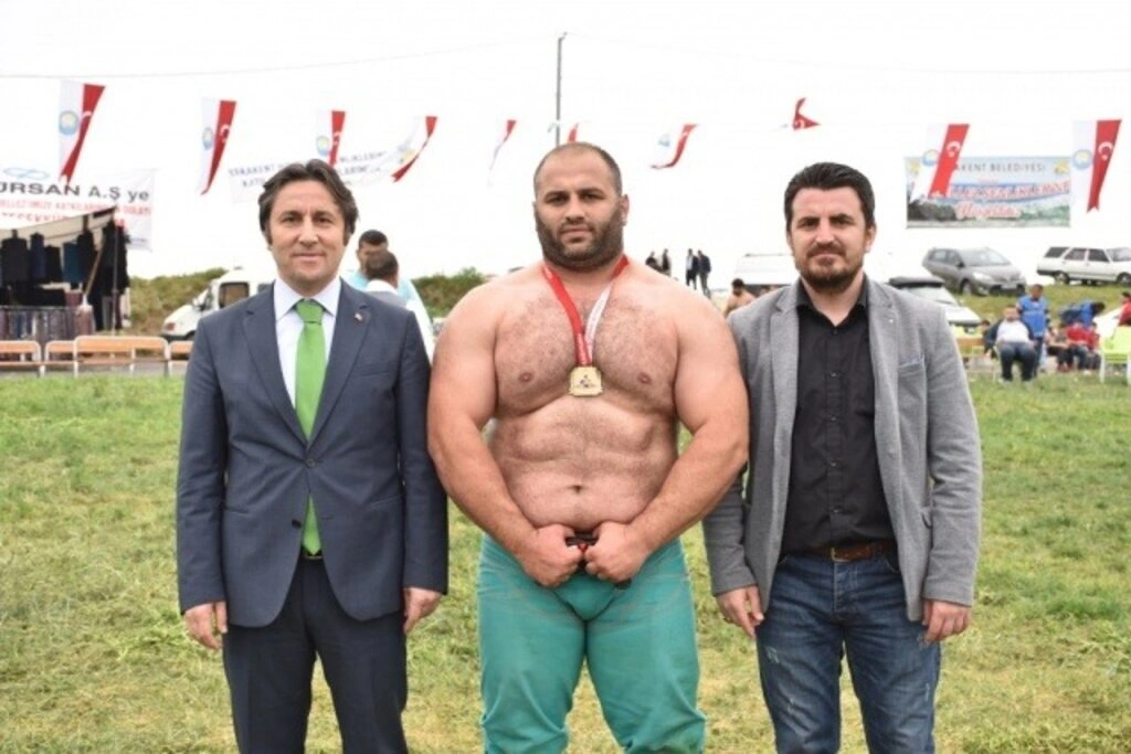 Yakakent'te Geleneksel 4. Hıdırellez Şenlikleri ve Karakucak Güreşleri