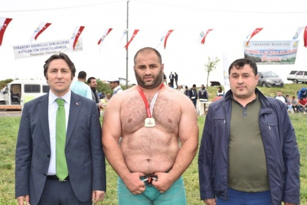Yakakent'te Geleneksel 4. Hıdırellez Şenlikleri ve Karakucak Güreşleri
