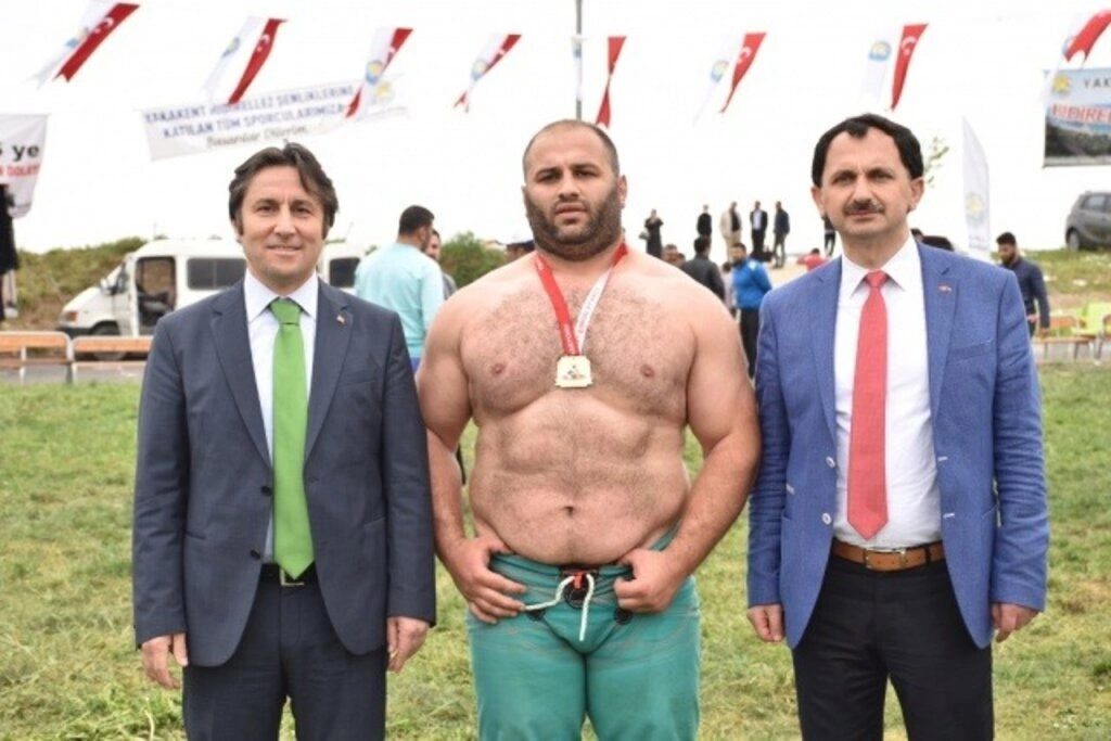Yakakent'te Geleneksel 4. Hıdırellez Şenlikleri ve Karakucak Güreşleri