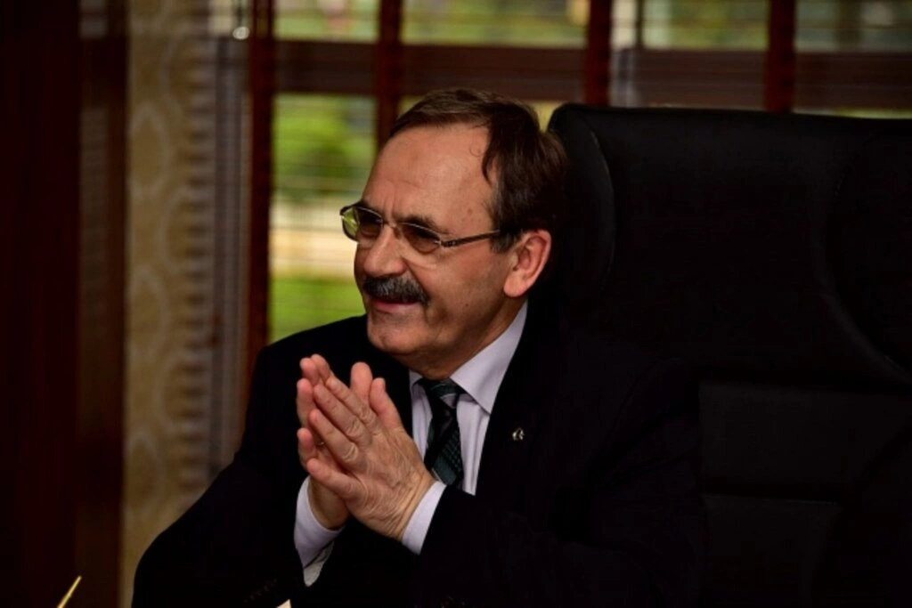 Başkan Zihni Şahin ilçeleri dolaşıyor