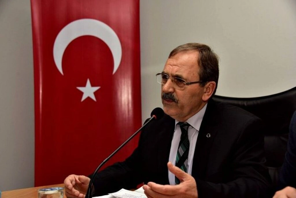 Başkan Zihni Şahin ilçeleri dolaşıyor