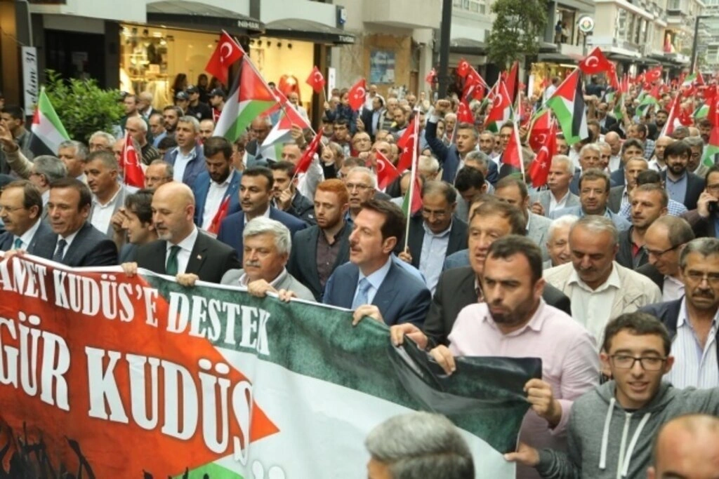 Samsun'da Zulme Lanet, Kudüs'e Destek yürüyüşü