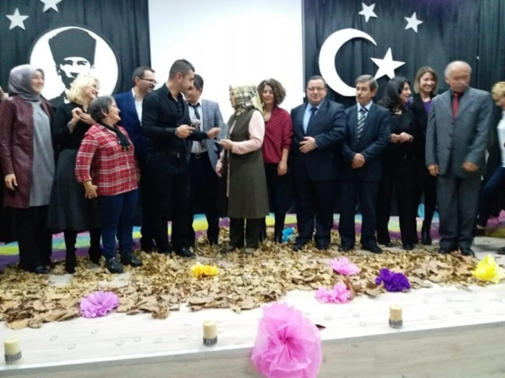 Hasköy Cumhuriyet ilkokulu'da yürekleri ısıtan şiir yarışması
