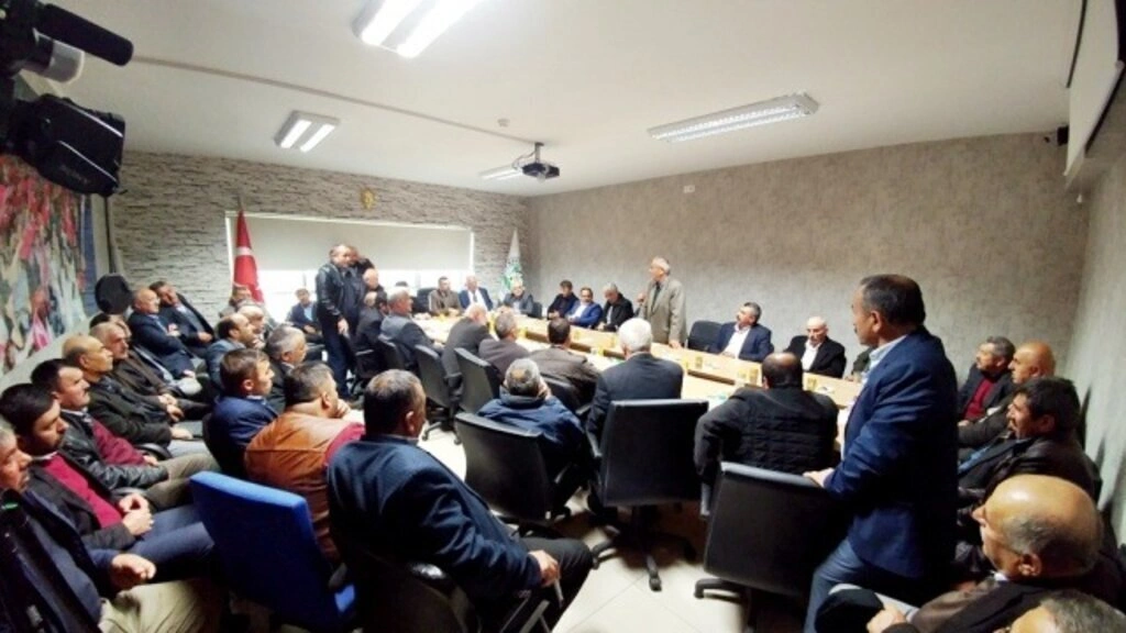 Başkan Sarıcaoğlu Kavak'ta muhtarlar ve STK'larla biraraya geldi