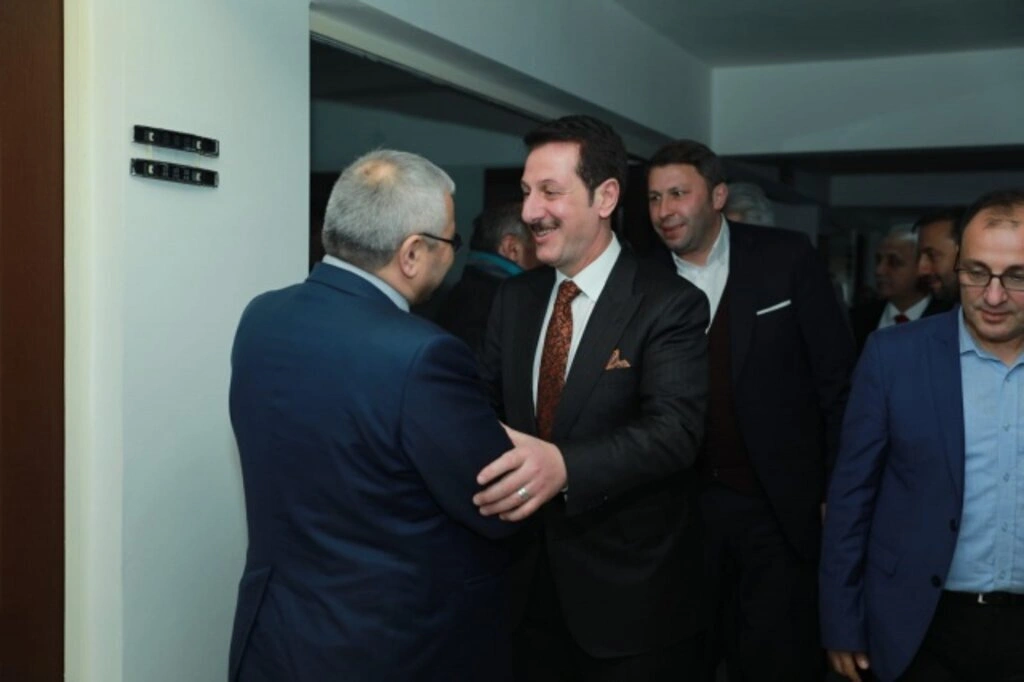 İlkadım Belediye Başkanı Erdoğan Tok, Samsun Milliyetçi Hareket Partisi(MHP) teşkilatlarına ziyaret yaptı