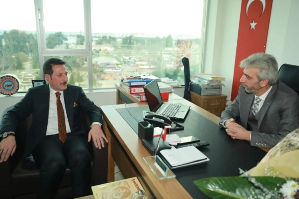 İlkadım Belediye Başkanı Erdoğan Tok, Samsun Milliyetçi Hareket Partisi(MHP) teşkilatlarına ziyaret yaptı