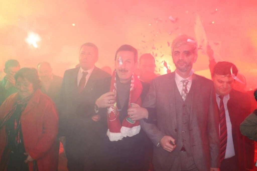 İLKADIM’DA CUMHUR’UN GÖVDE GÖSTERİSİ
