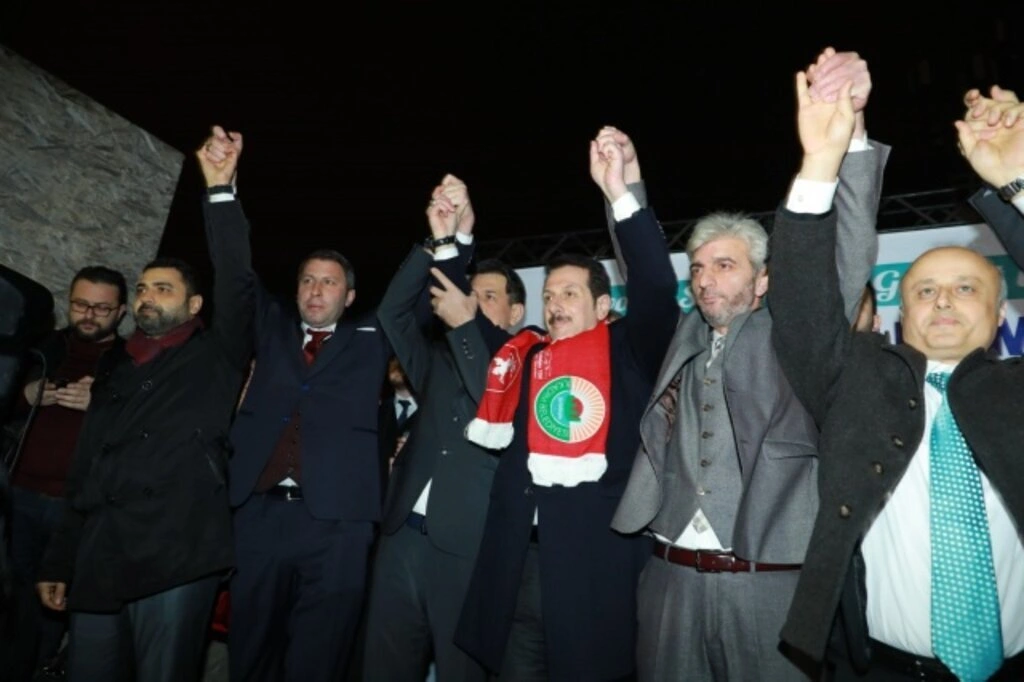 İLKADIM’DA CUMHUR’UN GÖVDE GÖSTERİSİ