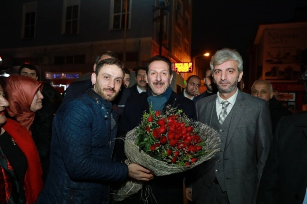 İLKADIM’DA CUMHUR’UN GÖVDE GÖSTERİSİ