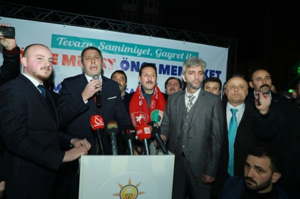 İLKADIM’DA CUMHUR’UN GÖVDE GÖSTERİSİ