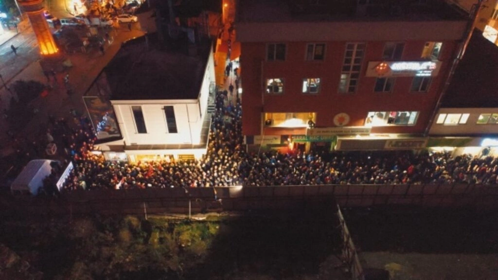 İLKADIM’DA CUMHUR’UN GÖVDE GÖSTERİSİ