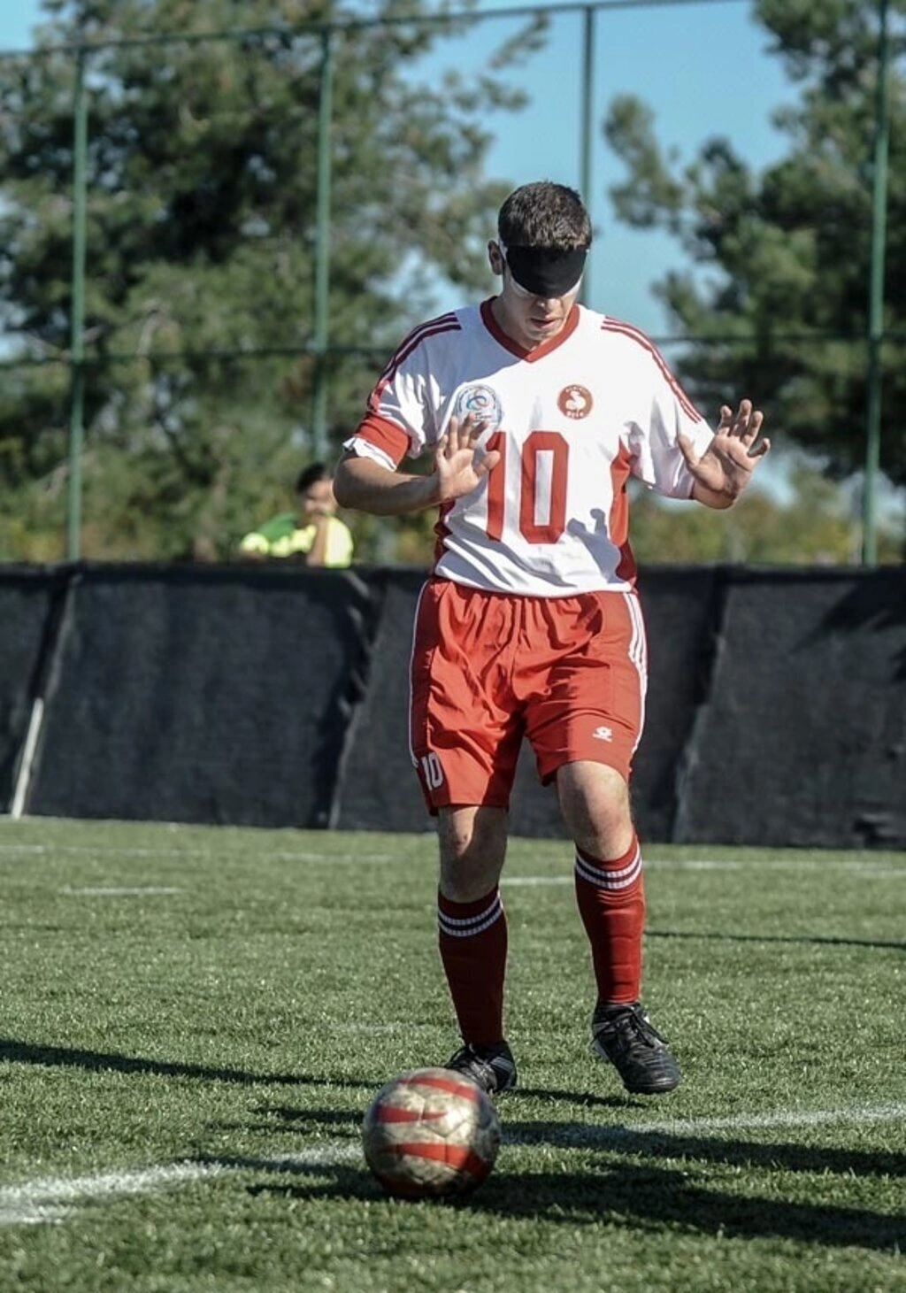 'Zilli top' onları hayata bağlıyor