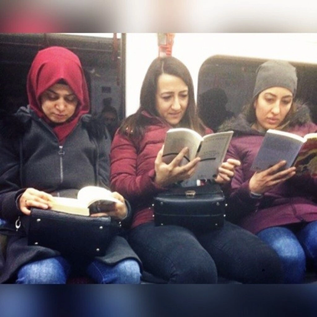 CANİK OKUYOR!