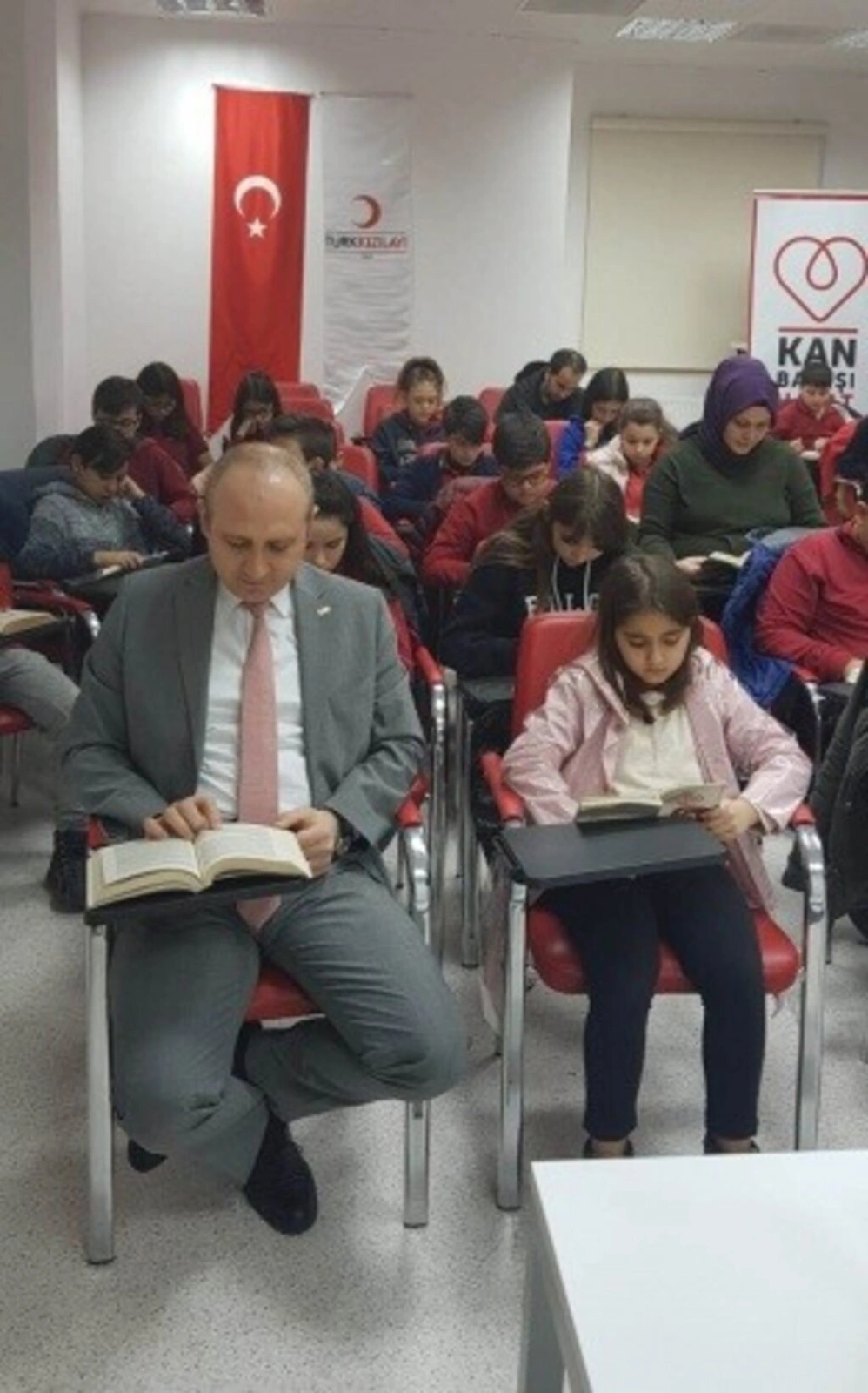 CANİK OKUYOR!
