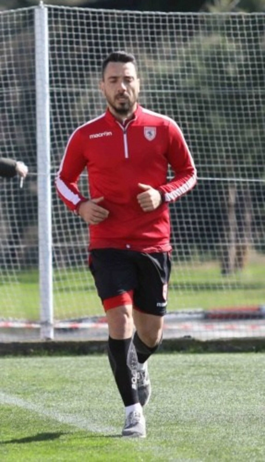 Yılmaz Özeren oğlu ile birlikte top oynadı