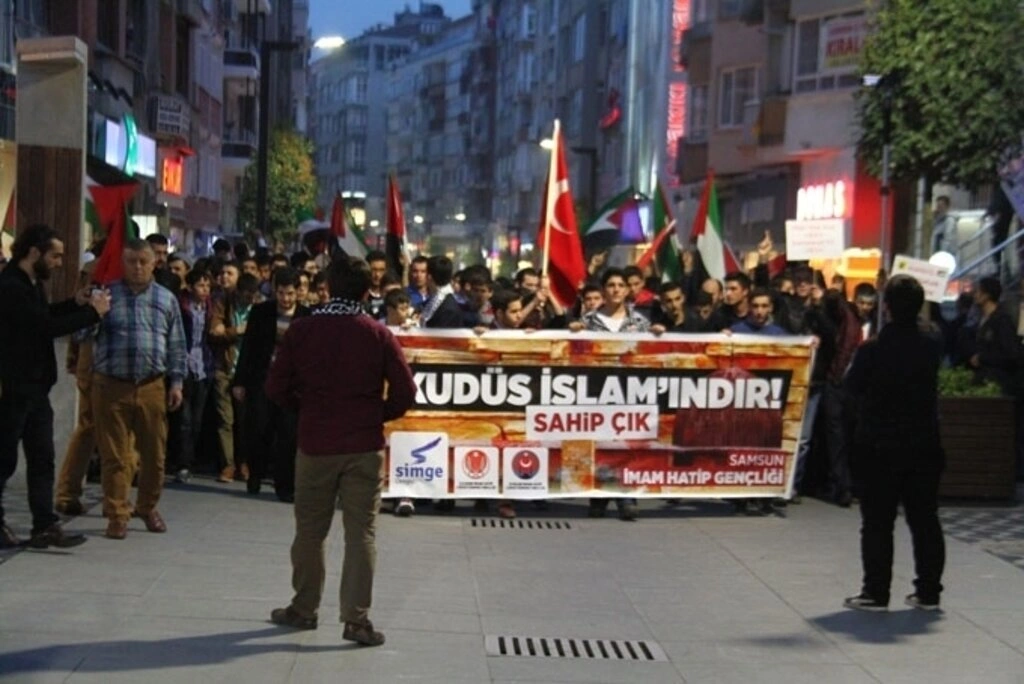 Samsun İmam Hatip Lisesi öğrencileri'nden Mescid-i Aksa yürüyüşü