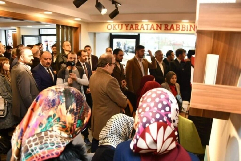 Ali Fuad Başgil Kitap Kahve Projesi Açıldı