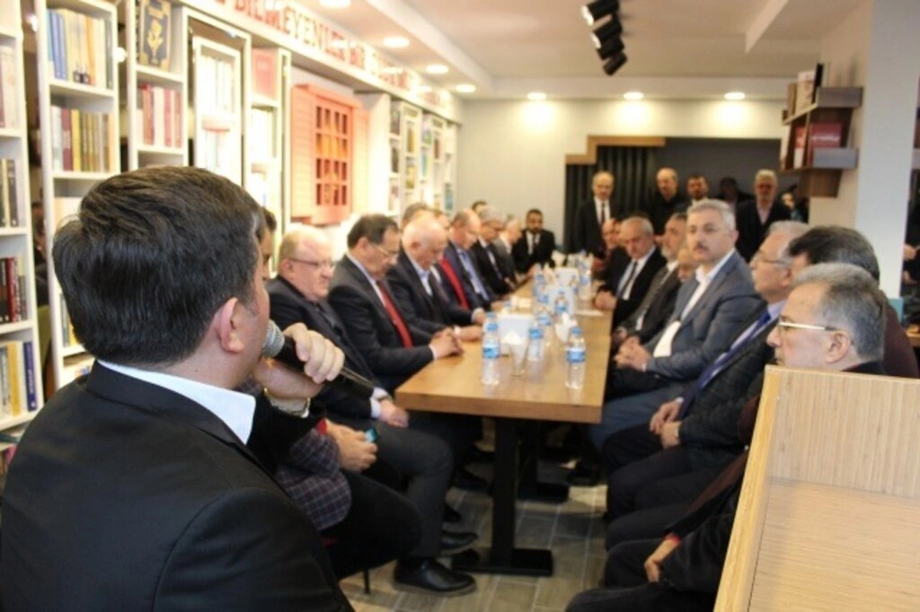 Ali Fuad Başgil Kitap Kahve Projesi Açıldı