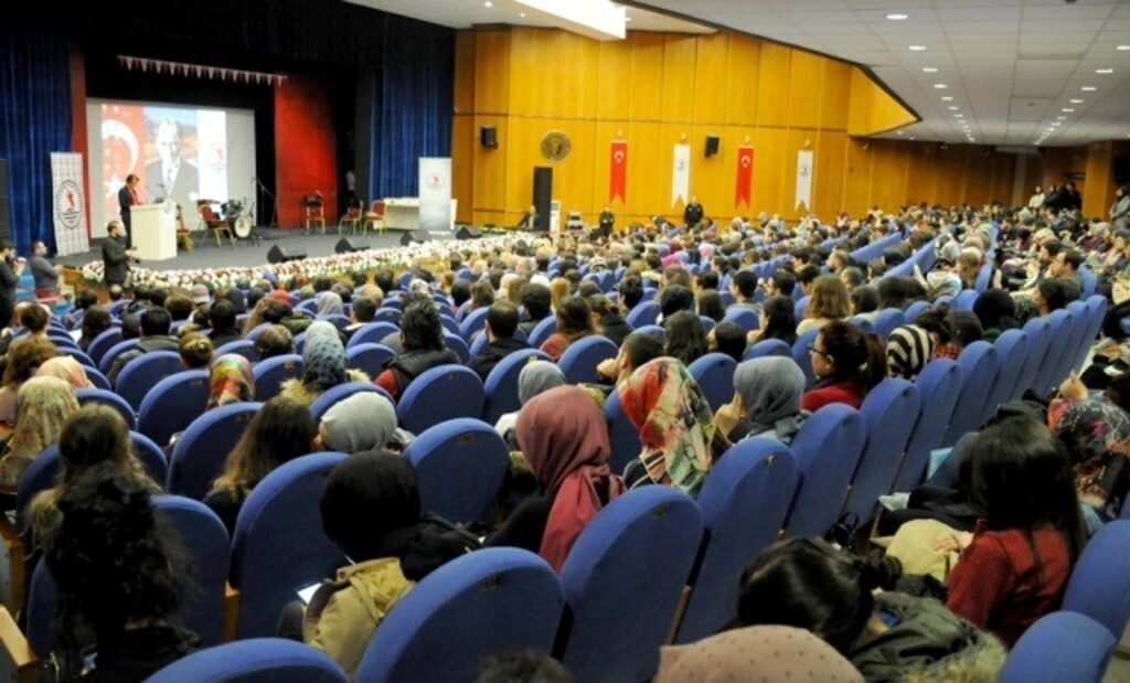 Ondokuz Mayıs Üniversitesi'nde 8 Mart Dünya Kadınlar Günü kutlaması