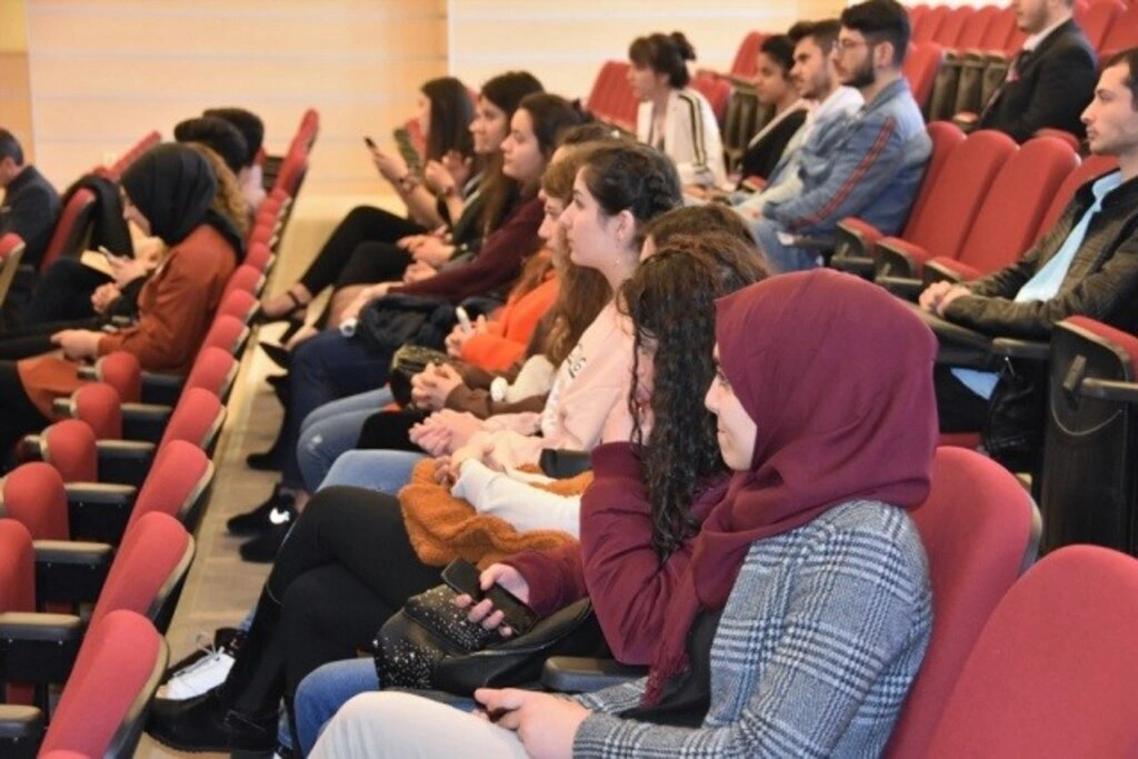 Hayata Alın Terini Katan Sektördeki Kadınlar