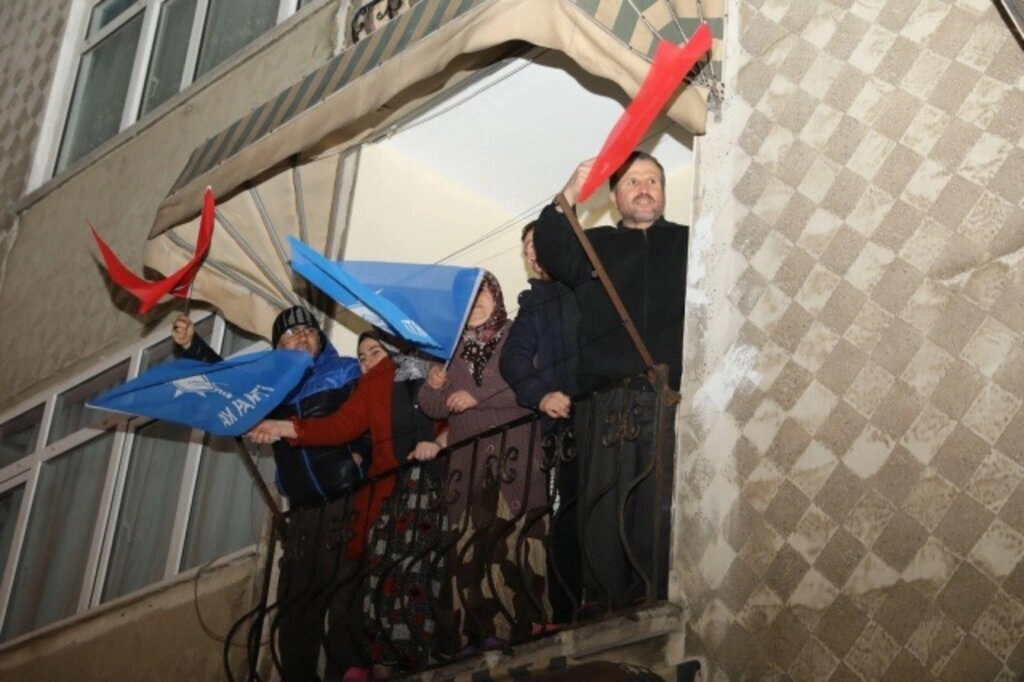 Cedit tamam hız kesmeden yola devam