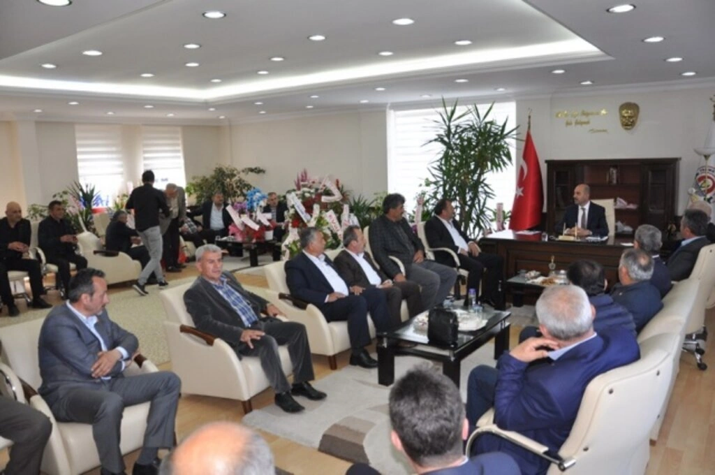 Termeli Muhtarlardan Başkan Kılıç’a hayırlı olsun ziyareti