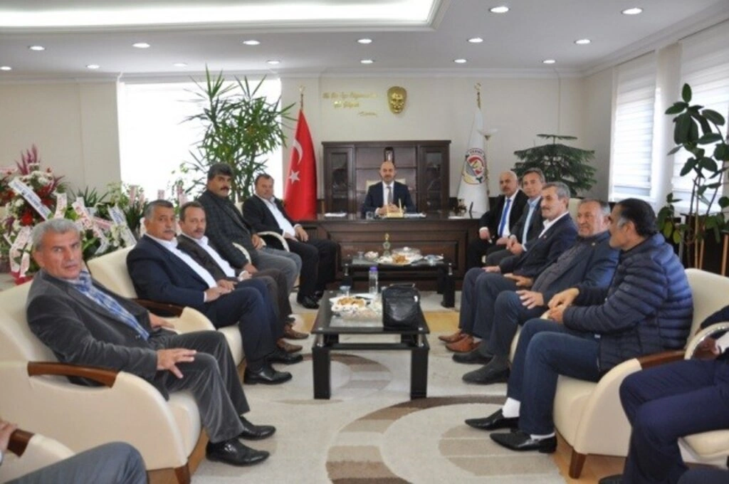 Termeli Muhtarlardan Başkan Kılıç’a hayırlı olsun ziyareti