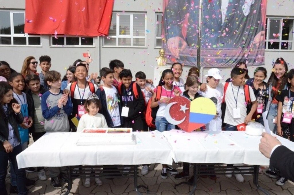 23 Nisan’ın Kolombiyalı Öğrencileri OMÜ Vakfı Kolejinde