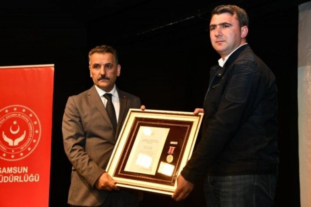 Devlet Övünç Madalyası Ve Beratı Samsunlu Şehit Aileleri Ve Gazilere Tevdi edildi