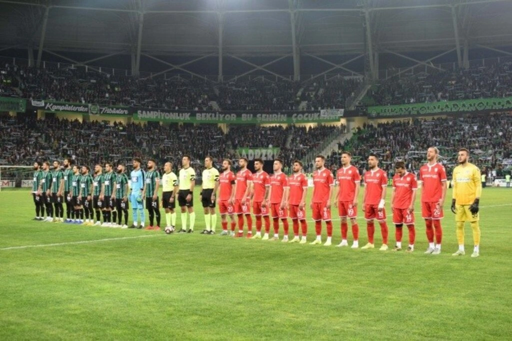 Sakaryaspor Samsunspor maç fotoğrafları