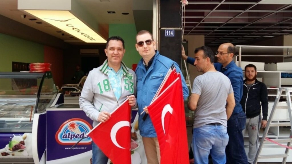 SAMGİAD ve TÜGİK ailesi 1919 adet Türk Bayrağı Dağıttı