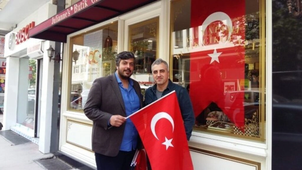 SAMGİAD ve TÜGİK ailesi 1919 adet Türk Bayrağı Dağıttı